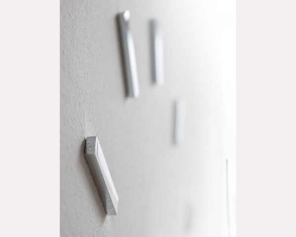 Дизайнерские часы Suspension points 3
