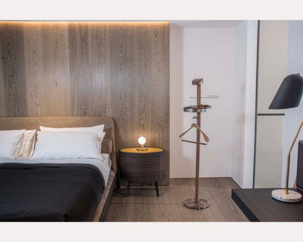 Дизайнерская вешалка Espejo Galán M от NOMON (Испания)