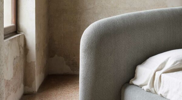 Итальянская кровать HYDE PARK от MONOGRAPHY