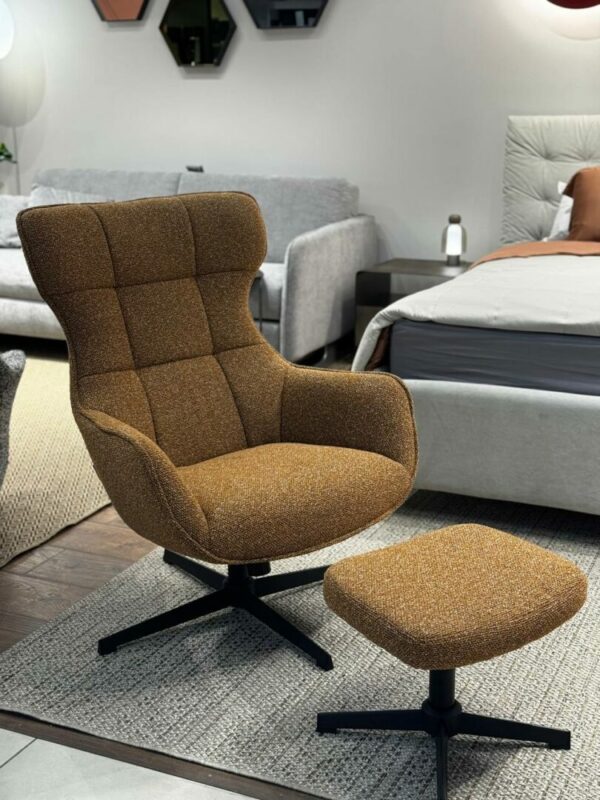 Поворотное кресло Rennes с пуфом 1