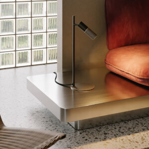 Итальянская настольная лампа Beak от VENICEM