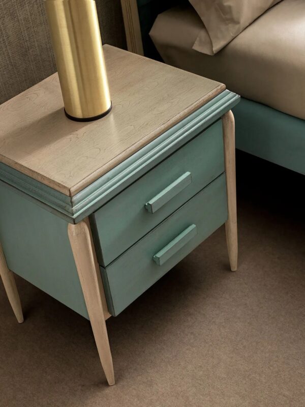 Итальянская прикроватная тумбочка Art. 4049 от SILVANOGRIFONI