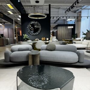 Итальянский диван Джапанди (japandi), напоминающий камни