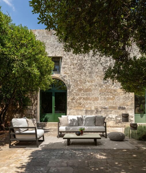 Итальянский диван Alabama//Wood 2 Seater sofa 3