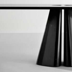 Итальянский стол Raja от LAURAMERONI