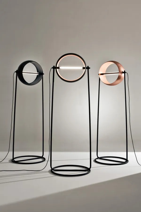 Итальянский напольный торшер Globe от LAURAMERONI