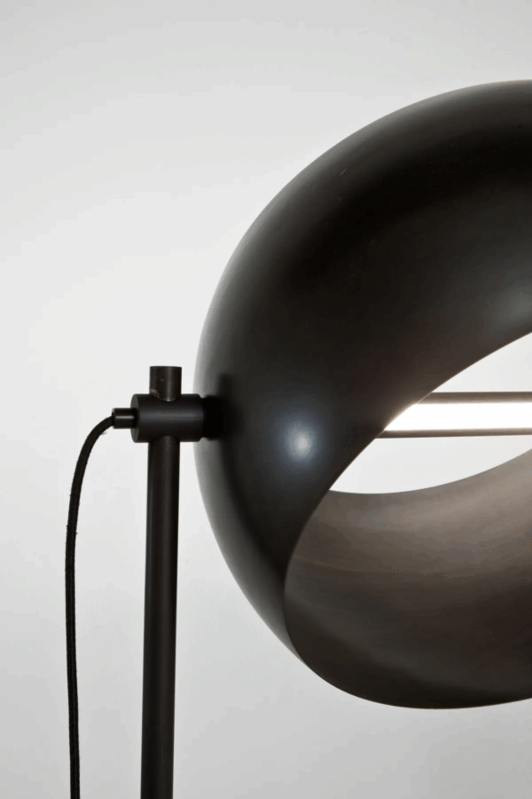 Итальянский напольный торшер Globe от LAURAMERONI