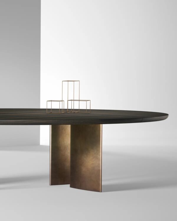 Итальянский стол Poe от LAURAMERONI