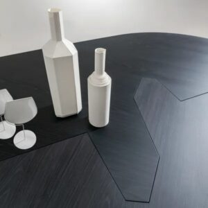 Итальянский стол Imperfetto от LAURAMERONI