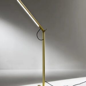 Итальянский напольный торшер Level от LAURAMERONI