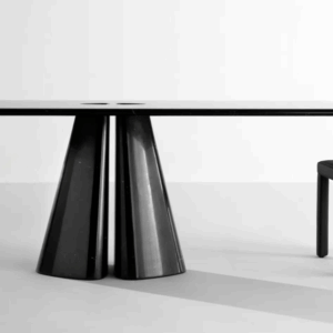 Итальянский стол Raja от LAURAMERONI