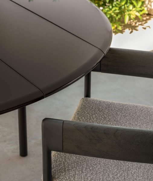 Итальянский стол Flow Dining table D150 2