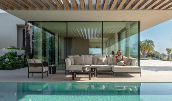 Итальянское кресло Flow Lounge Armchair от Talenti