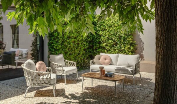 Итальянское кресло Iris Living Armchair от Talenti