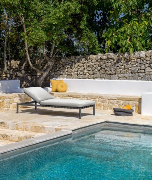 Итальянский шезлонг Lake Sunbed от Talenti