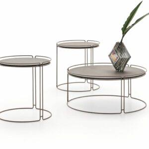 Оболочка, как обертывание оболочки, в динамичной игре полных и пустых. Вдохновение, которое исходит от поклонения объектам прошлого, особенно от сидений старинных спортивных автомобилей, которым он отдает дань уважения с культовым номером 356.