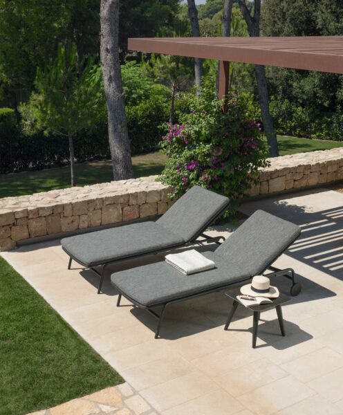 Итальянский столик Moon//Alu Side Table 2