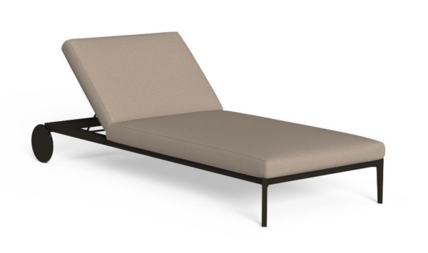 Итальянский шезлонг Leaf Sunbed от Talenti