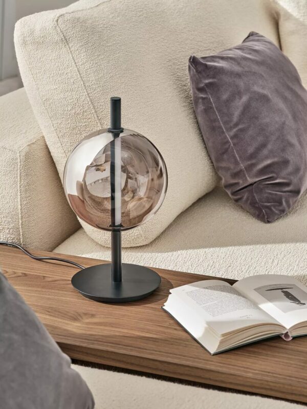 Итальянская настольная лампа Sferatus