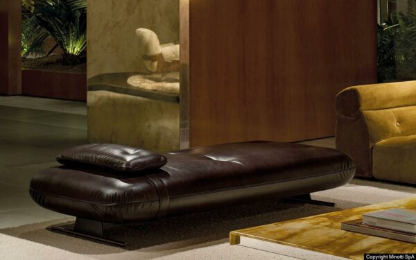 Итальянская банкетка Libra от Minotti