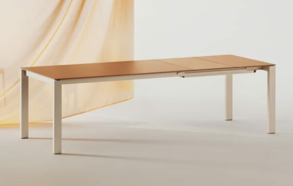 Итальянский стол Badù от MIDJ