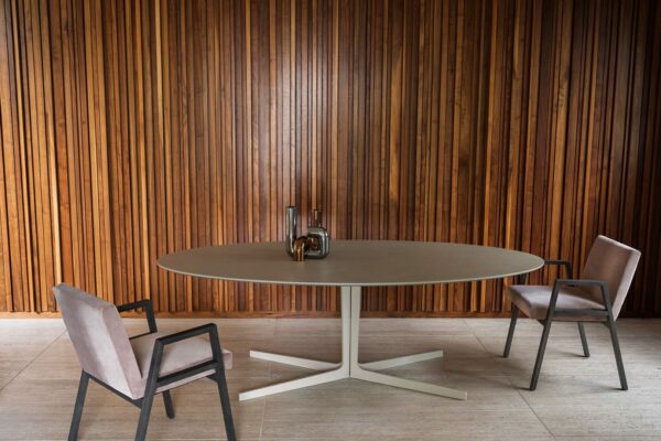 Итальянский стол Split от Tacchini