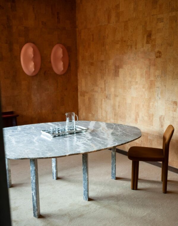 Итальянский стол Orpheus от Tacchini