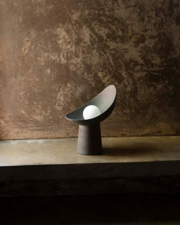 Итальянская настольная лампа Sophia от Tacchini