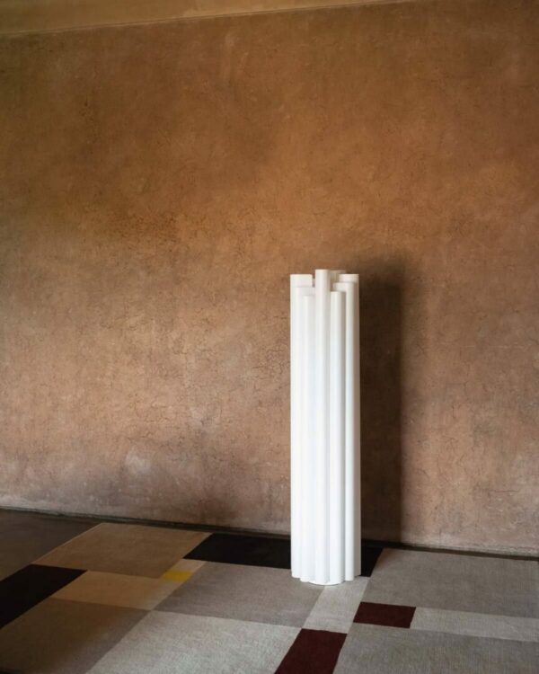 Итальянский напольный торшер Vertical Nest от Tacchini