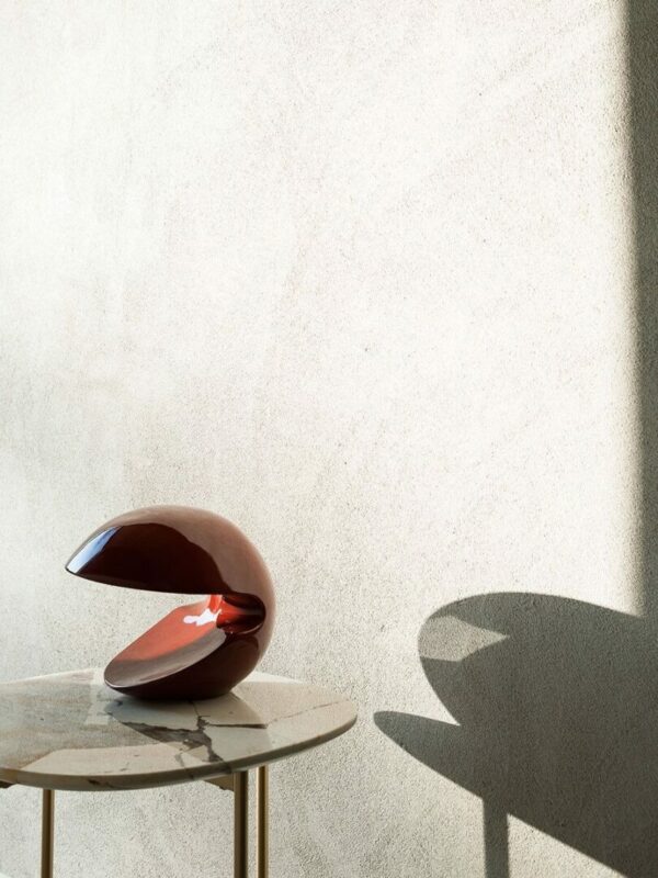 Итальянская настольная лампа Miss Pack от Tacchini