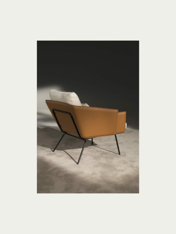 Итальянское кресло Blade armchair от FERRI 1956