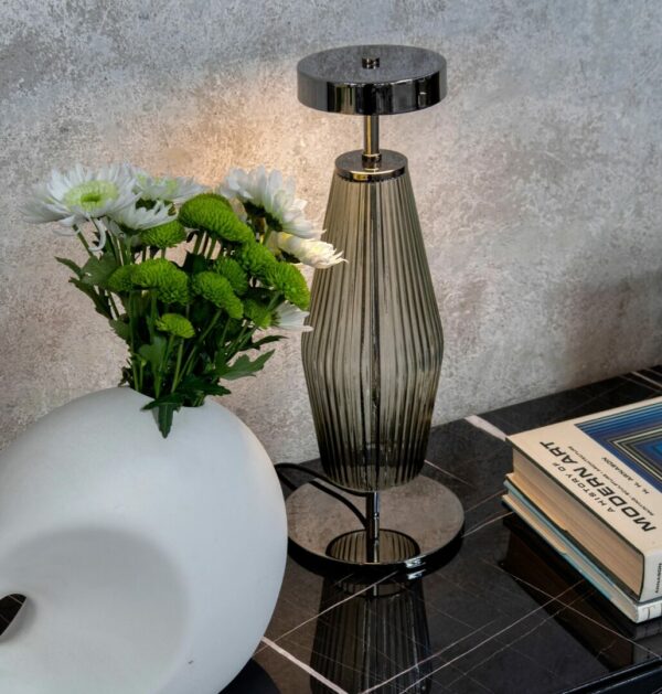 Итальянская настольная лампа Chic от Tonin Casa