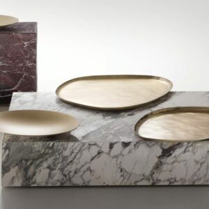 Итальянский столик Between Nature от De Castelli