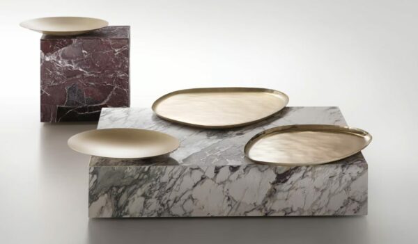 Итальянский столик Between Nature от De Castelli