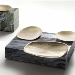 Итальянский столик Between Nature от De Castelli