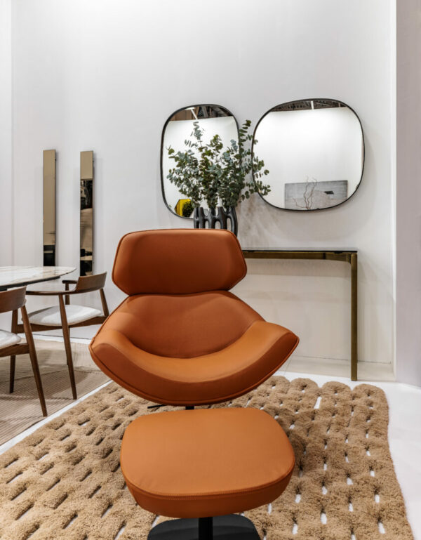 Итальянское кресло ALISIA поворотное в коже 3