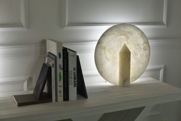 Дизайнерская настольная лампа .clyde 2