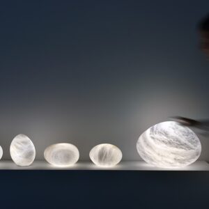 Дизайнерская настольная лампа .galet uno 3