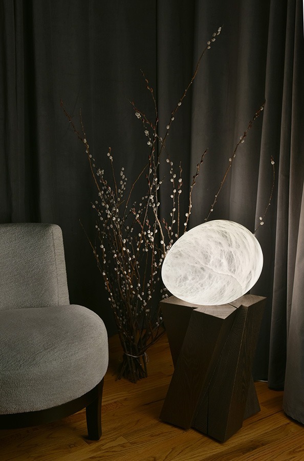 Дизайнерская настольная лампа .galet uno от Alain Ellouz (Париж)