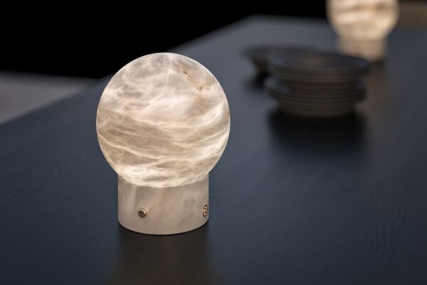 Дизайнерская настольная лампа .athena от Alain Ellouz (Париж)