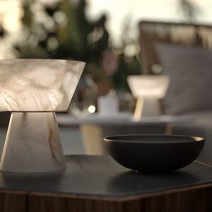 Дизайнерская настольная лампа .gama 2