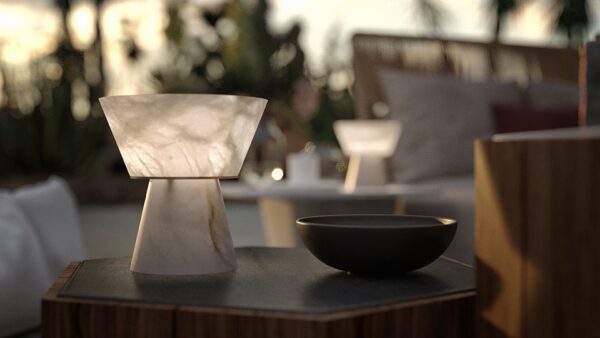 Дизайнерская настольная лампа .gama 2