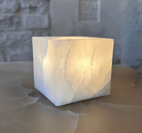 Дизайнерская настольная лампа .pixel от Alain Ellouz (Париж)