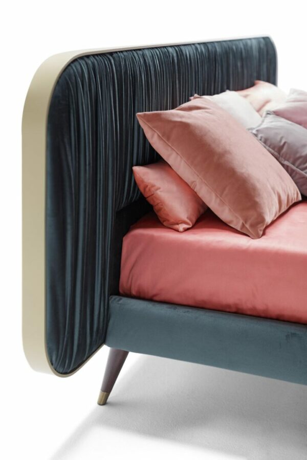 Итальянская кровать Elysium Velvet 2