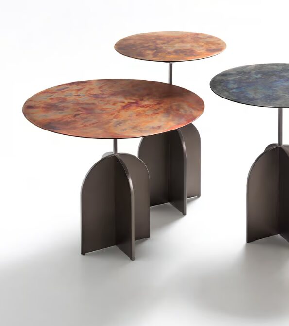 Итальянский столик Nicola от De Castelli