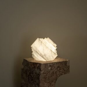 Дизайнерская настольная лампа AD 1930 от United Alabaster (Испания)