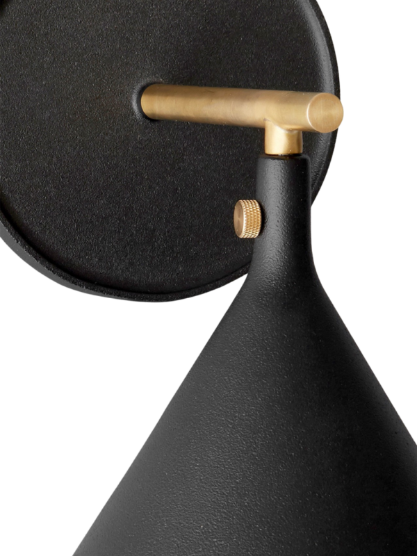 Итальянская настенная лампа Cast Sconce от Audo