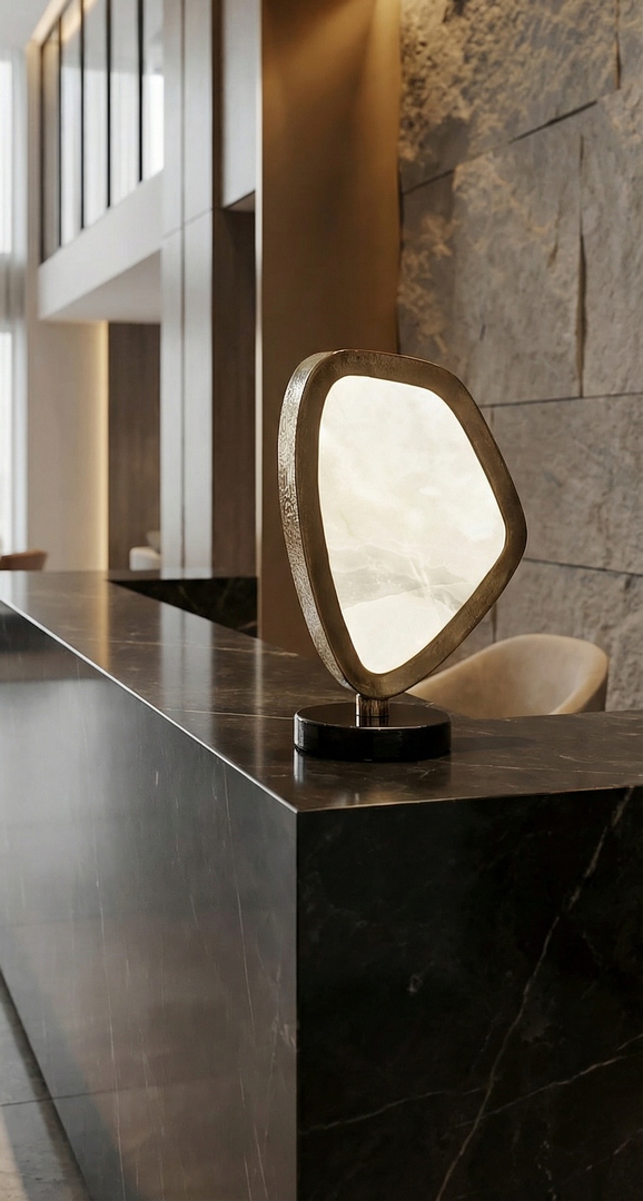 Итальянская настольная лампа Androgyne Side Table от Esperia