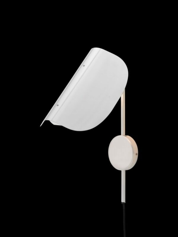 Итальянская настенная лампа Wing от Audo