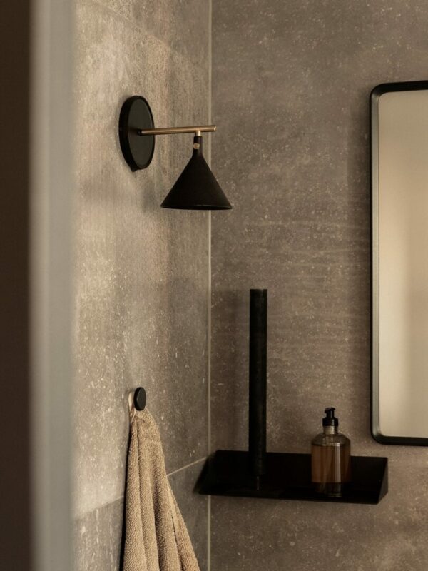 Итальянская настенная лампа Cast Sconce 2